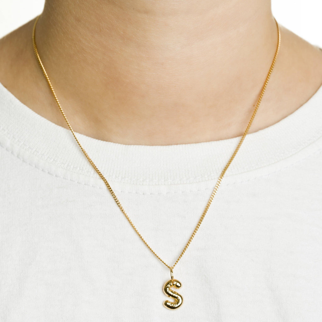 Love Letters Necklace S, Balloon letter pendant in gold