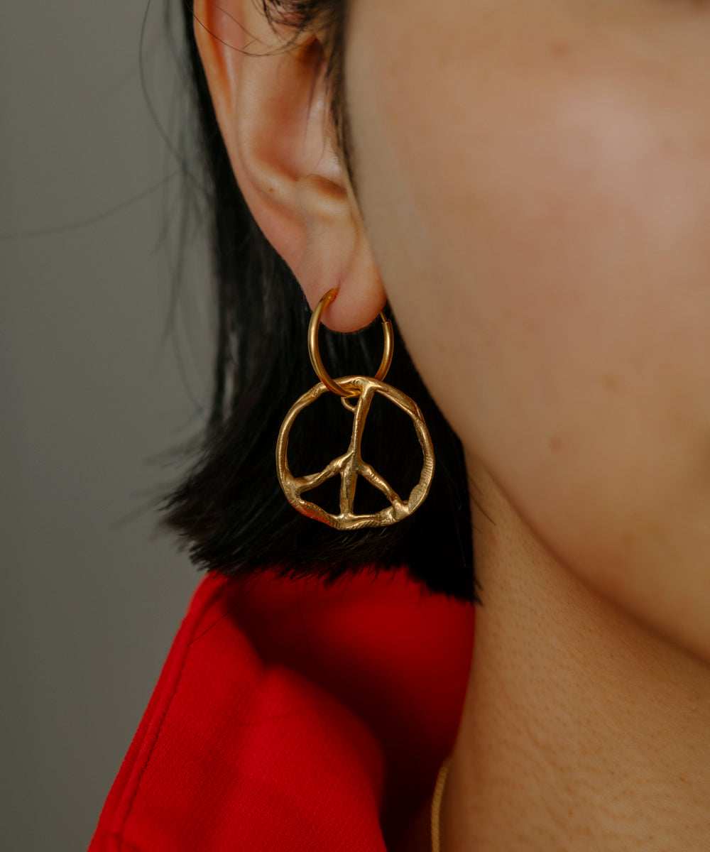 VH x FACETASM PEACE SIGN PENDANT FOR EARRING - Goldplated sterling silver pendant