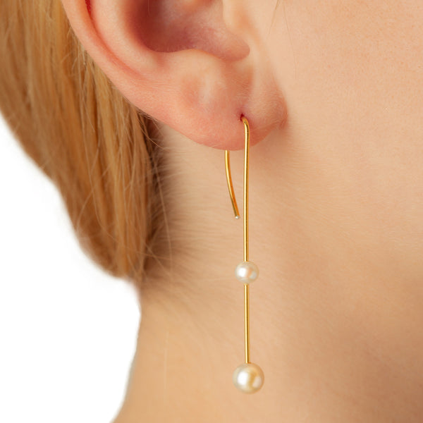 Iris earring wire w 2 pearls