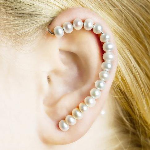 IRIS EARBRACE many pearls - Vibe Harsløf Jewelry